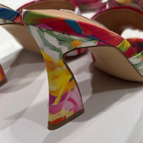 Charles David Colorful Floral Heels,size 7M - Picture 8 of 17